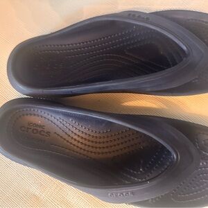 CROCS Classic Black Slip-Ons
